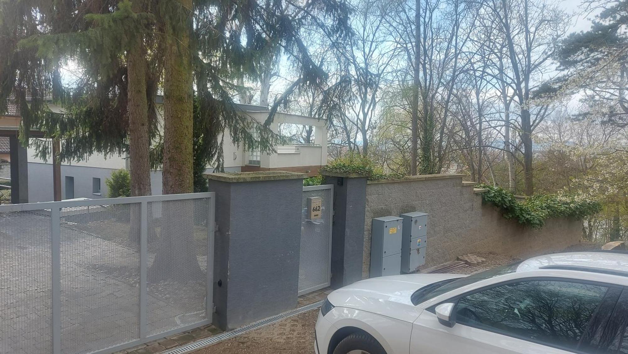 Willa Dom Na Cervenej Vezi Banka Zewnętrze zdjęcie